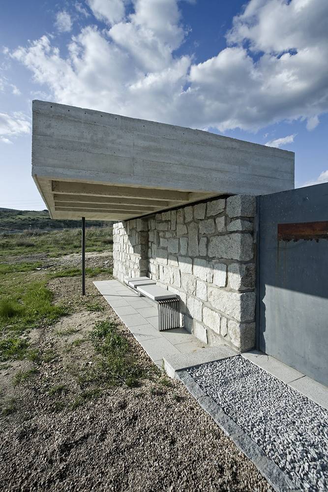  Galería de Columbario del cementerio de Robregordo, España, MUKA Arquitectura
